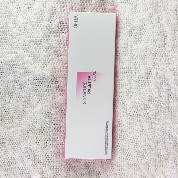 OFRA Signature Palette in Luxe, 7.5g/0.26oz - Picture 2 of 11